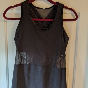 Lululemon workout top with built in bra.